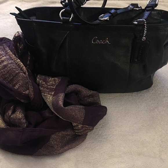 Coach Handbags - (Authentic) Coach🔸Black leather hand bag